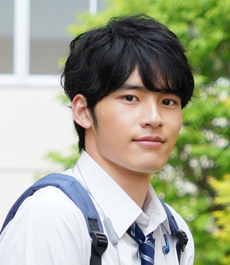 岡田健史