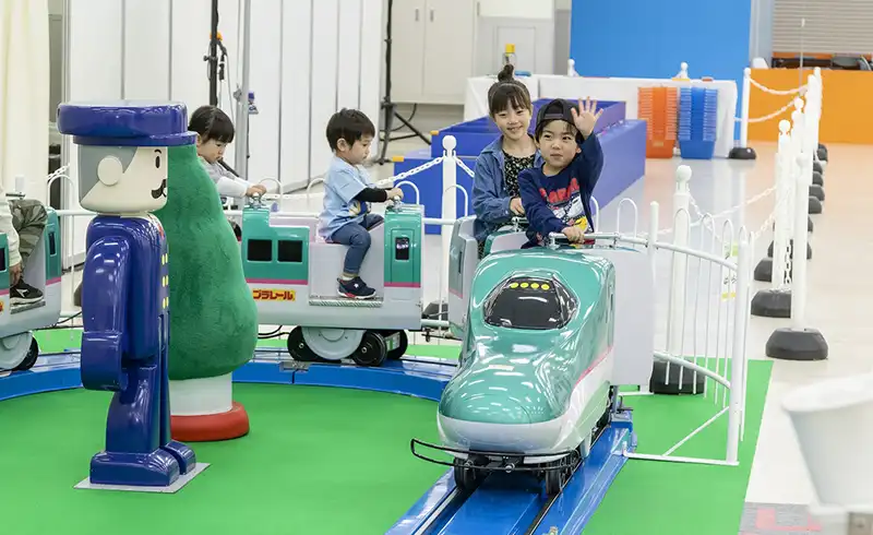 乗ろうよ!大きなプラレール